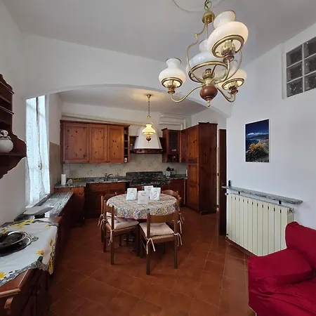 Poesia - By Ligooria ピエトラ・リーグレ