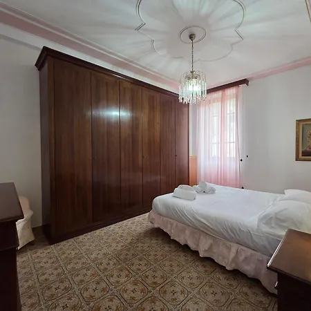 Poesia - By Ligooria アパート *