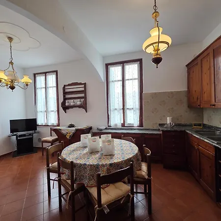 Poesia - By Ligooria ピエトラ・リーグレ