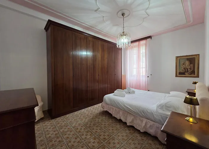 Poesia - By Ligooria アパート *