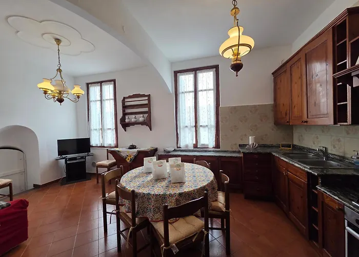 Poesia - By Ligooria ピエトラ・リーグレ